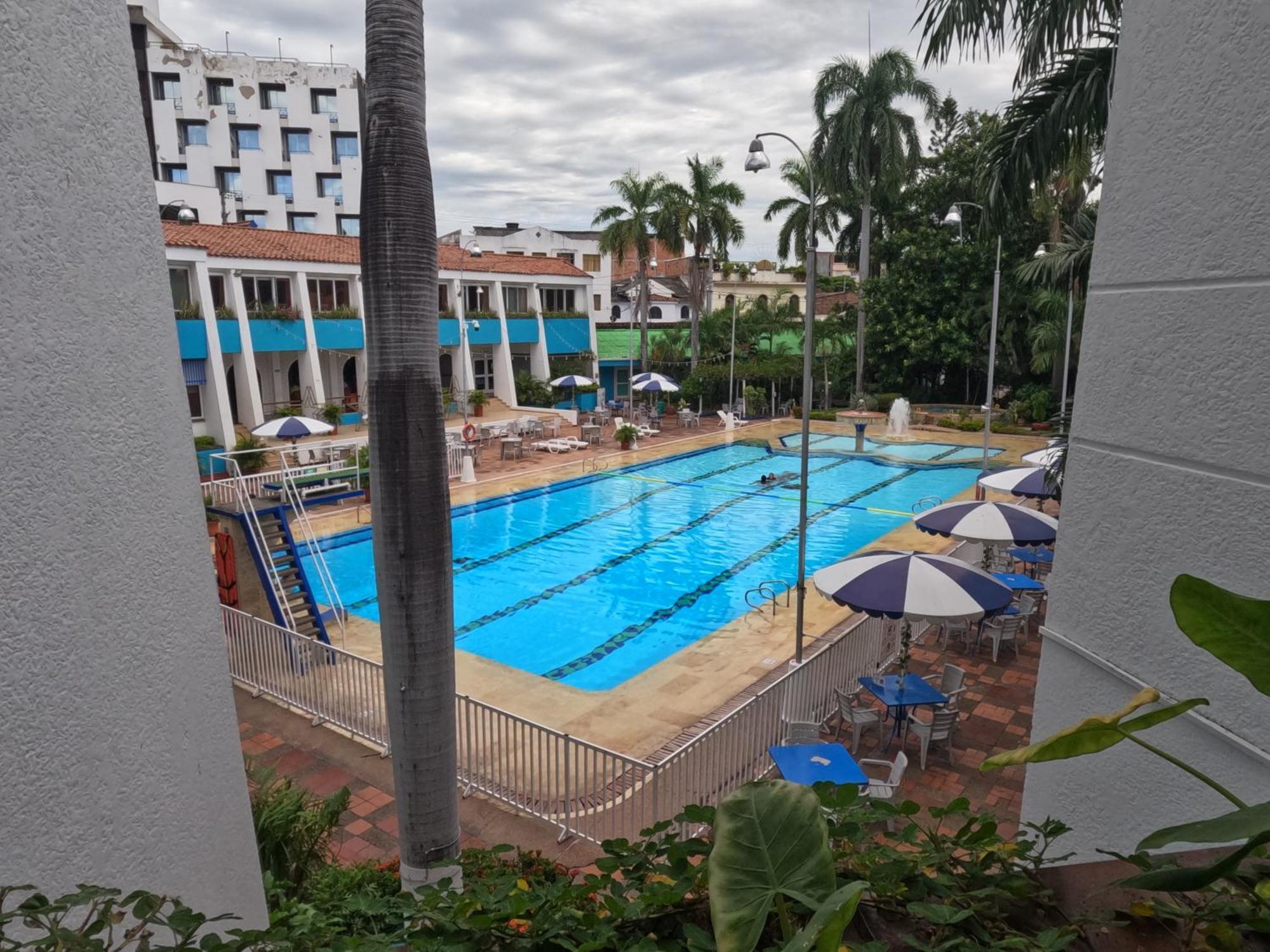 Hotel Bachue Girardot Exterior foto